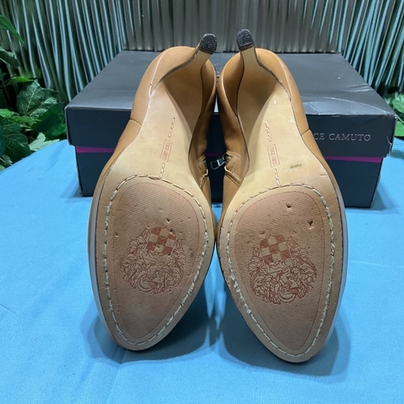 COPY - Vince Camuto Women's Elvin Bootie Ankle Boot/ Excellent Condition - Picture 6 of 6